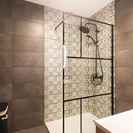 Le 23 Apartment *